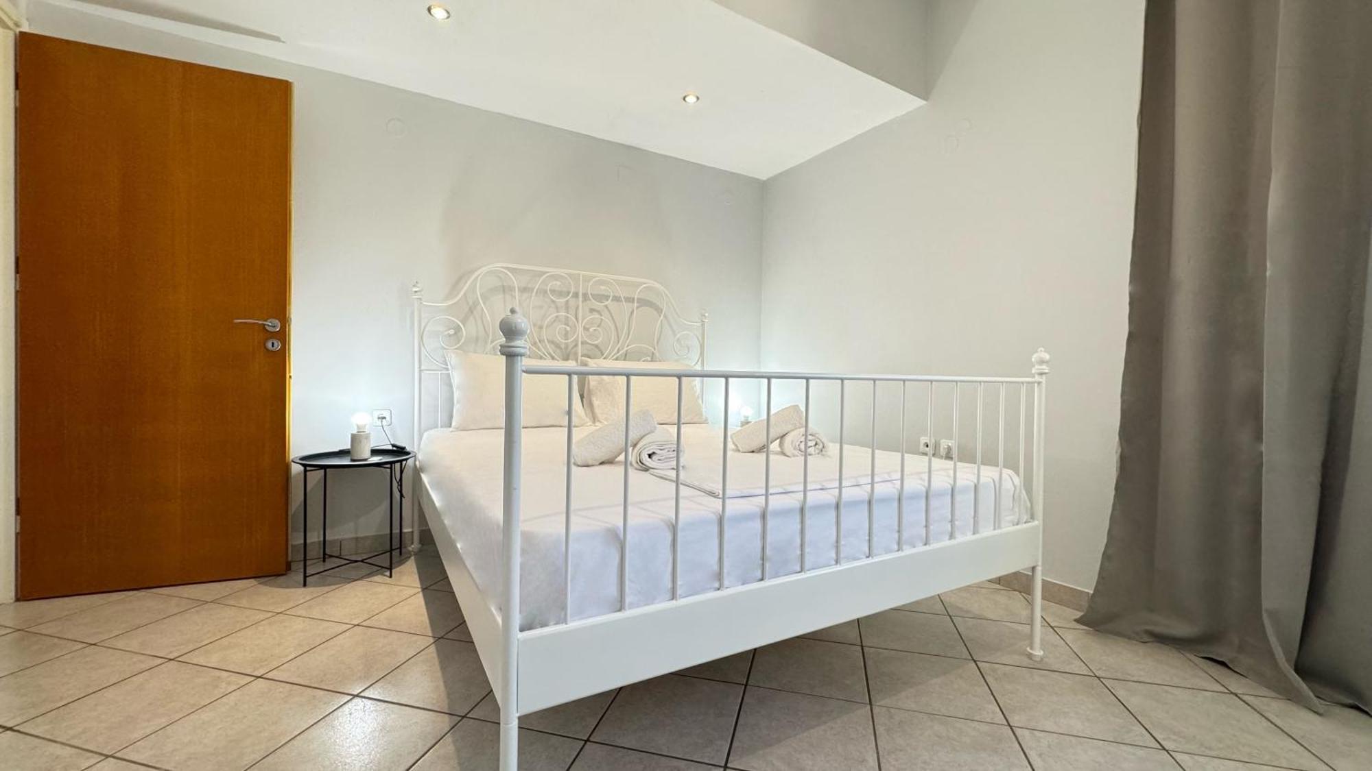 Sunny Apartment For Couples & Friends In Centre Ираклион Экстерьер фото