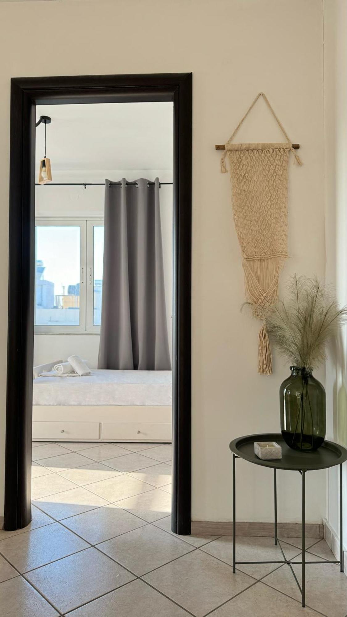 Sunny Apartment For Couples & Friends In Centre Ираклион Экстерьер фото